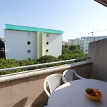 Luminous Flat 80m From The - Beahost *